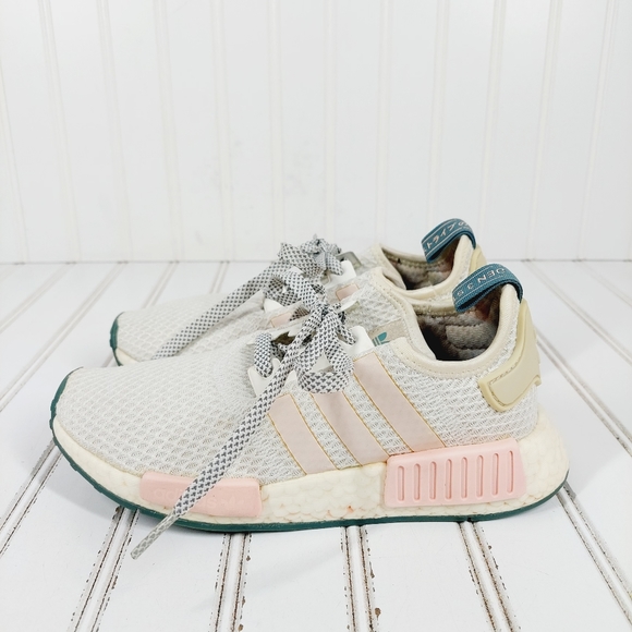 adidas nmd r1 icey pink